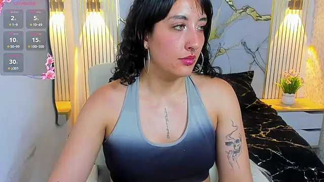 Megan_Reeves live