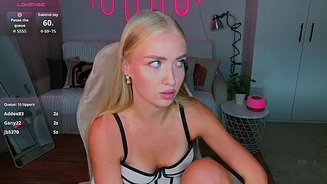 TessaGrays live