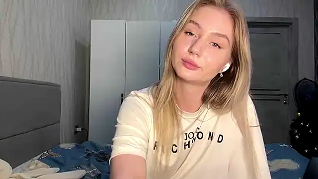 MoonlitCrystalia live