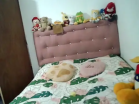 Chiquilove27 live
