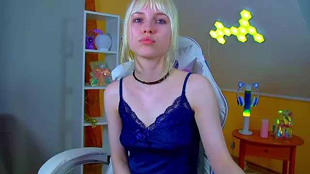 HannahHollis live