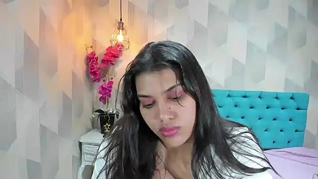 LindaBreeS live