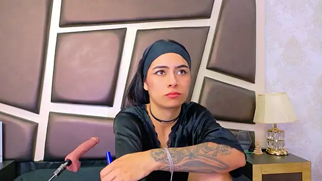 NicoleEsposito live
