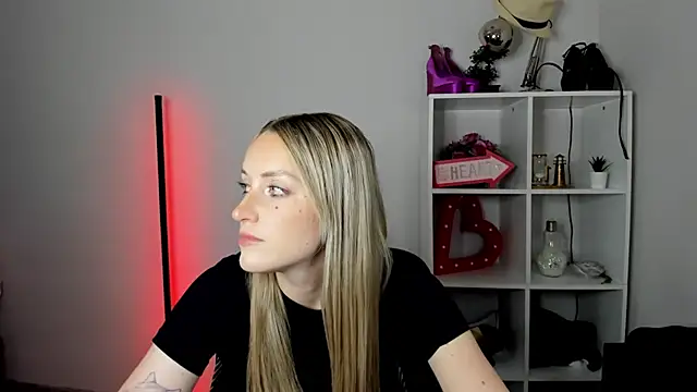 EvelynBlond live