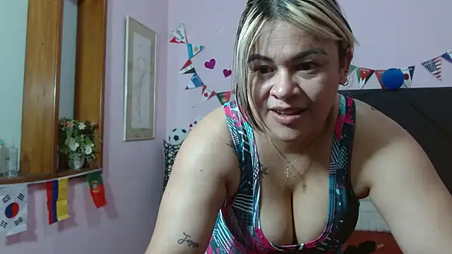pamela_echeverria live