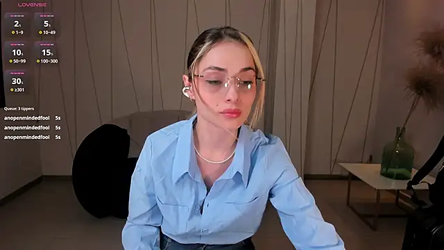 StacyWoods live