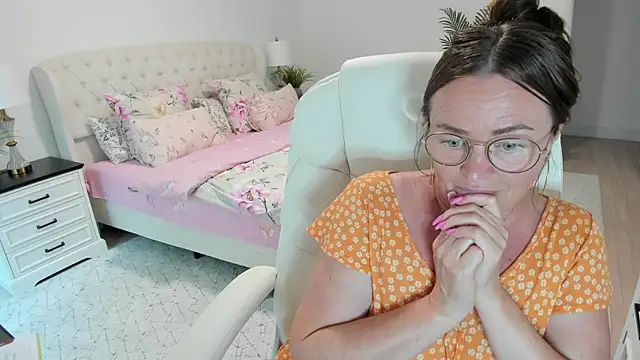 Vika73 live