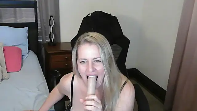 HollieBim live