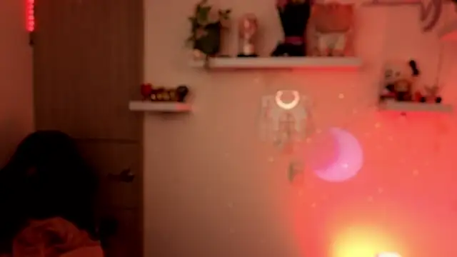 EmilyMiller_ live