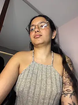 Rosita_forever_ live
