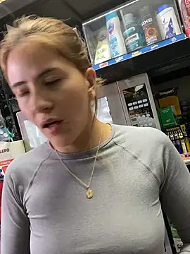 Andrea_19blonde live