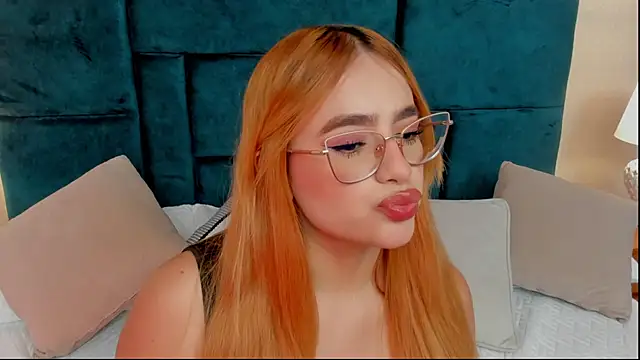 Amber_kiss_ live