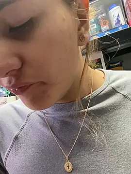 Andrea_19blonde live