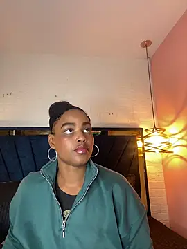 Ayla_Noir live