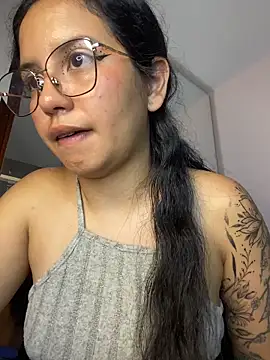 Rosita_forever_ live