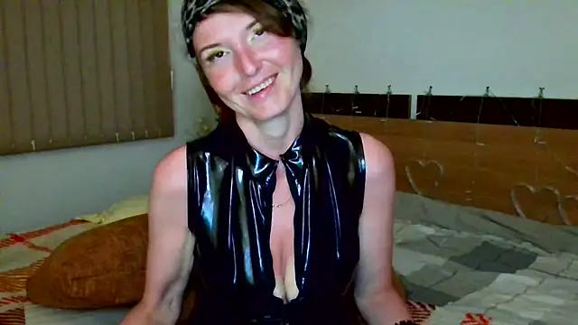 LoveElenika live