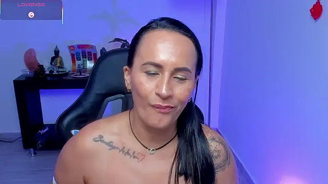 Sara_Charmy live