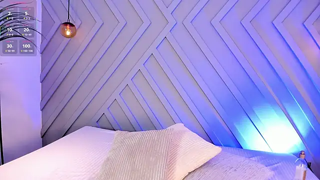 TalianaHernandez live