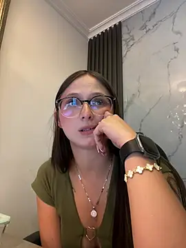 Maddy_roouse live