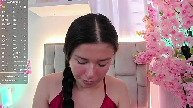 Dana_grey_ live