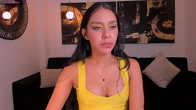 AmaliaCrus live