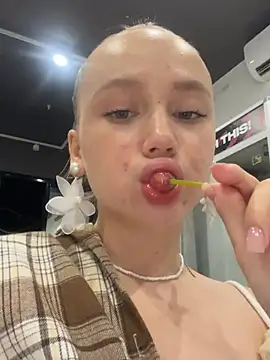 Emi_Sterling live