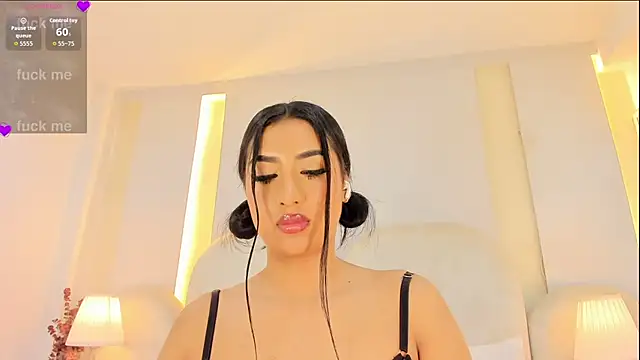 SalomeeBell live