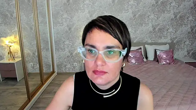 MayaNoire live