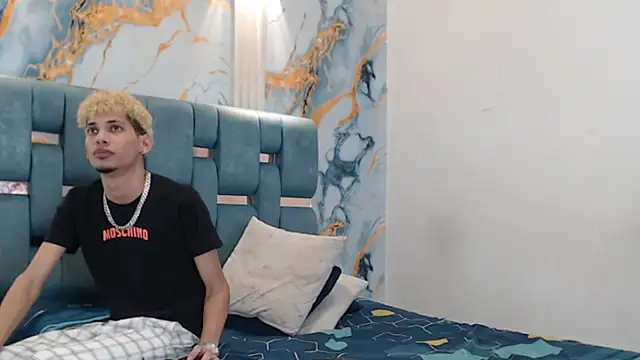 Hot_skinny_guys live