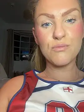 CharleighBaker live