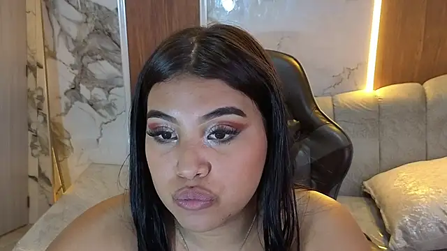Bella_cross_v live