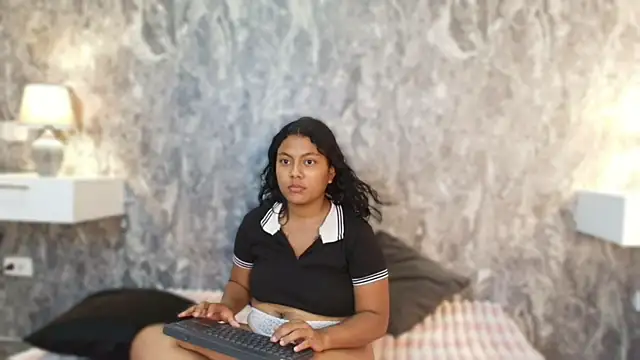 Karina_Campbell live