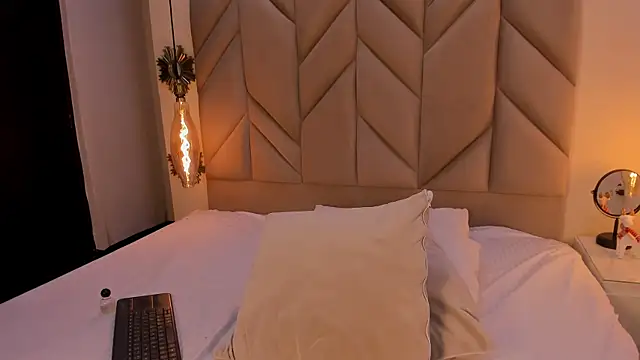 OliviaLank live