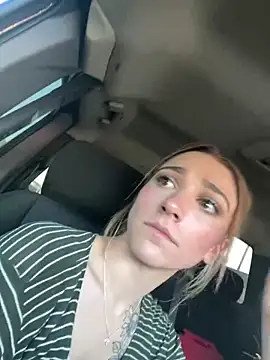 Mjkennaaa live
