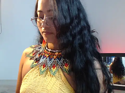 Agatha_curly profile