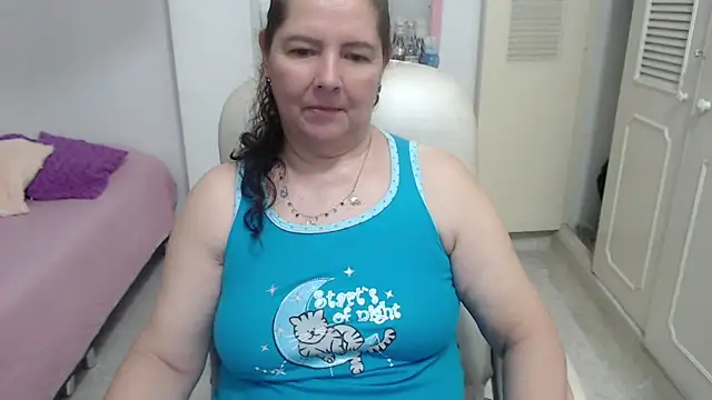leonela_69 live
