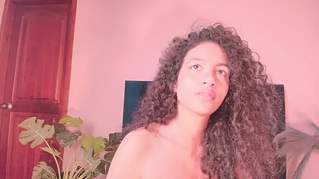 AntonellaHall_ live