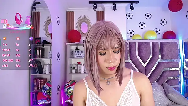 Eva__Walker live