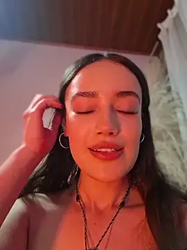 Kate_Amaretto_ live