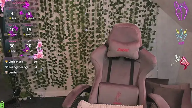 Jooyce_Howward live