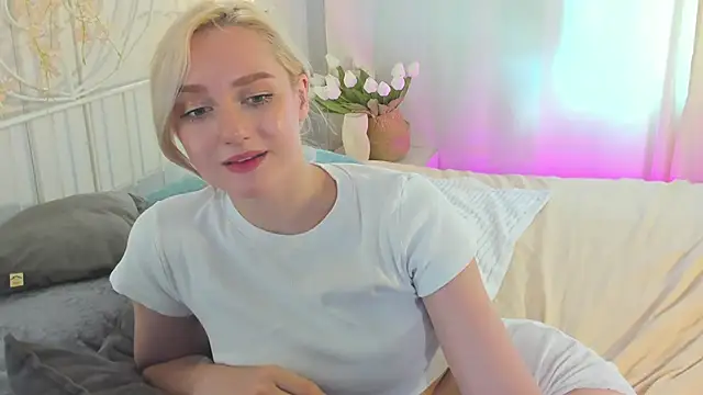 Chloe-Deccer live