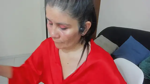 kiraGeiner live