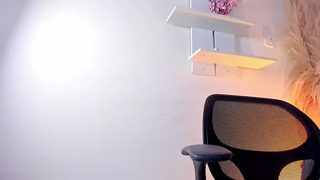 CamileHolmes live