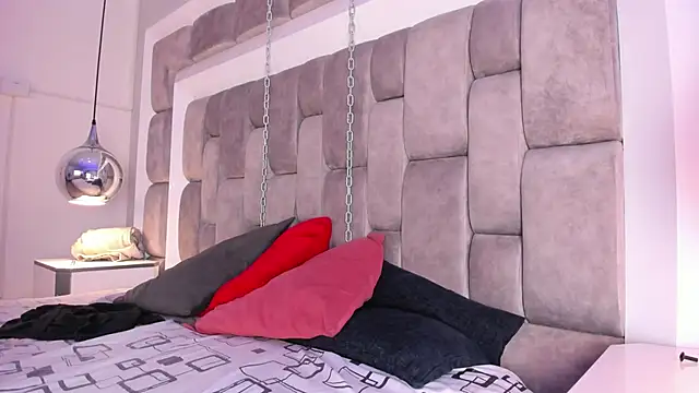 LucasThomson_ live