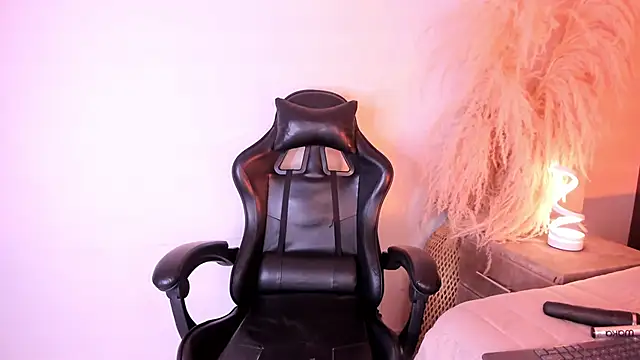 CristineRainn_ live