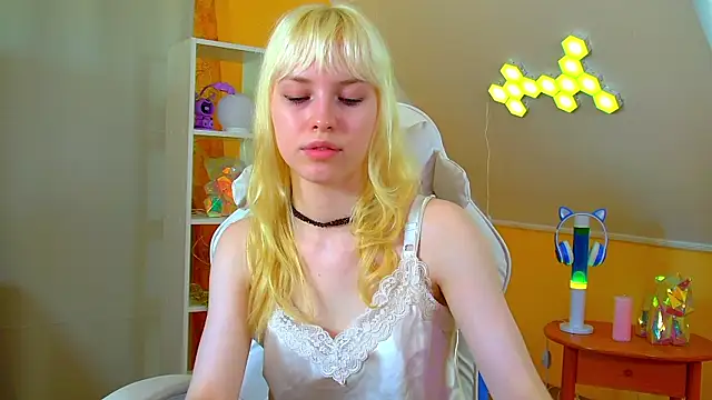 HannahHollis live