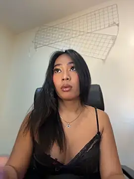 hugecock_tamira live