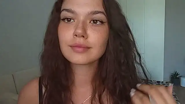 Vicki_queen live