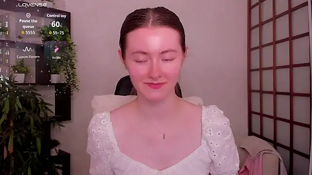 KateCuddle live
