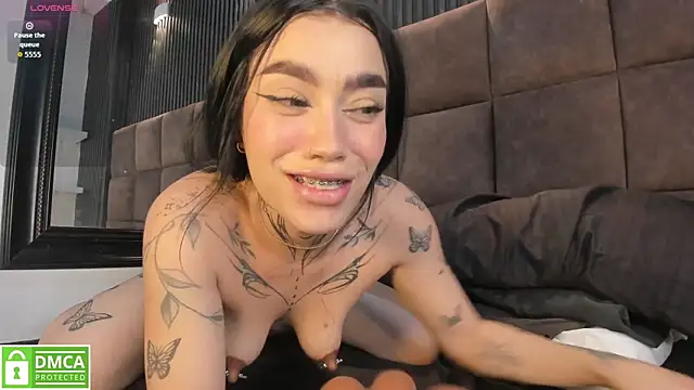 Scarlet__Jones_ live